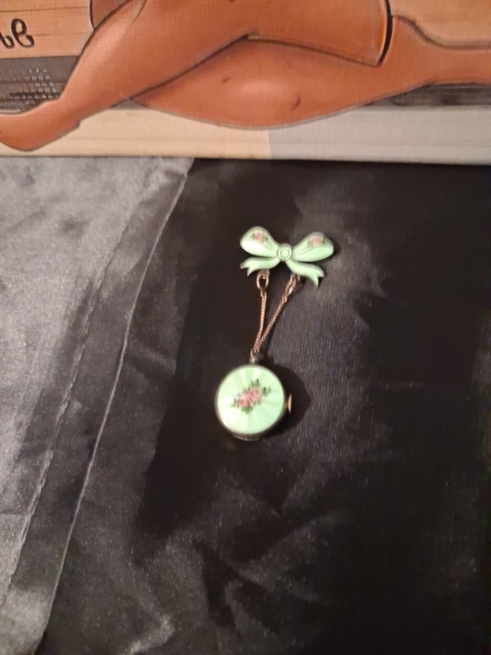 Vintage-Inspired Mint Green Floral Bow Brooch Pendant Necklace
